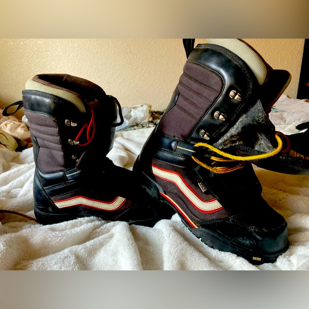 Men’s Size 10 Vans Mantra Snowboard Boots Black/gray/red/white